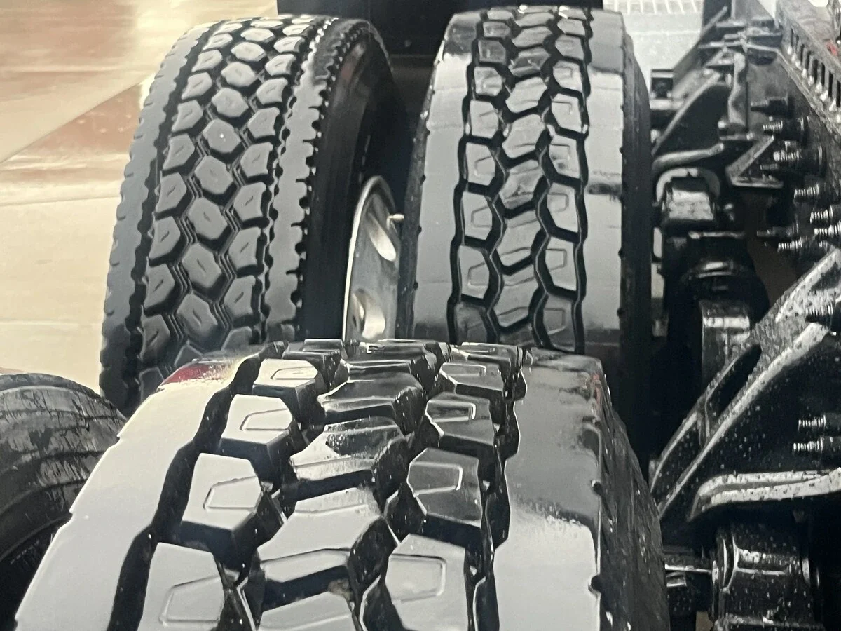 2023 Peterbilt 579 - image 6