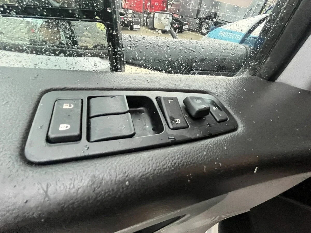 2023 Peterbilt 579 - image 18