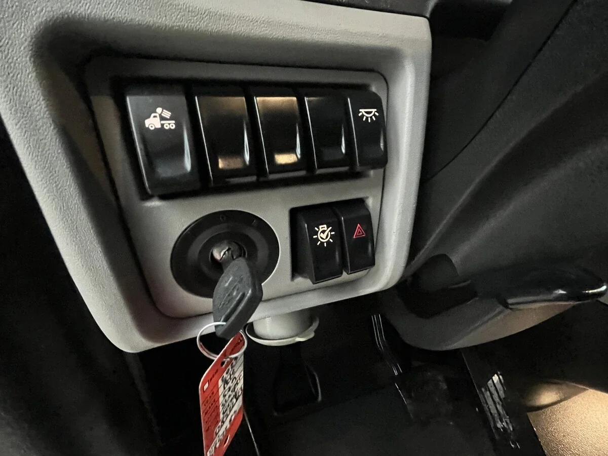 2023 Peterbilt 579 - image 19