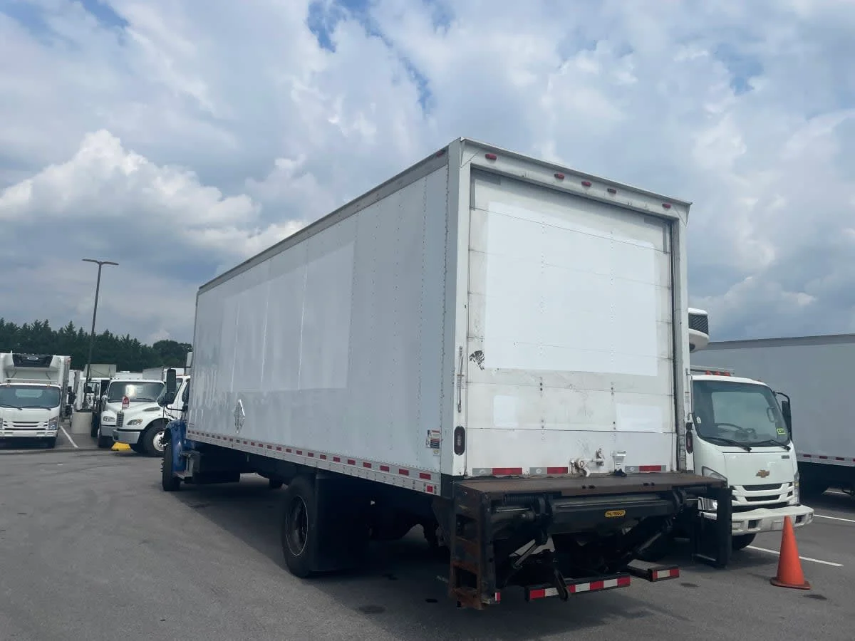 2017 Freightliner M2 106 - image 6