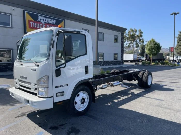 2026 Isuzu NRR — photo 2