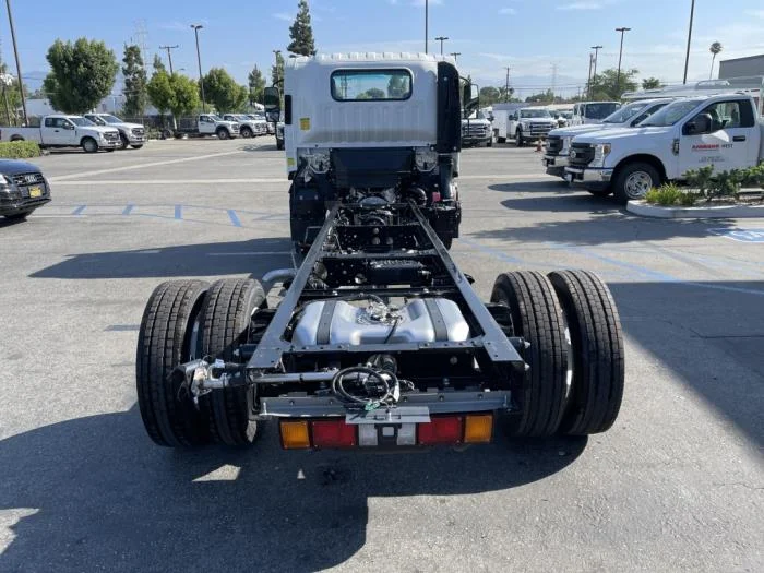 2026 Isuzu NRR — photo 5