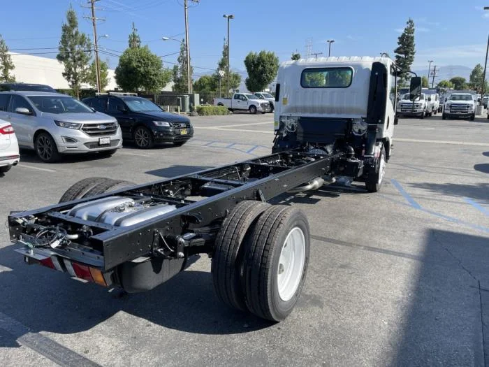 2026 Isuzu NRR — photo 6