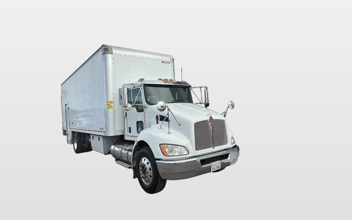 2018 Kenworth T270 - image 1