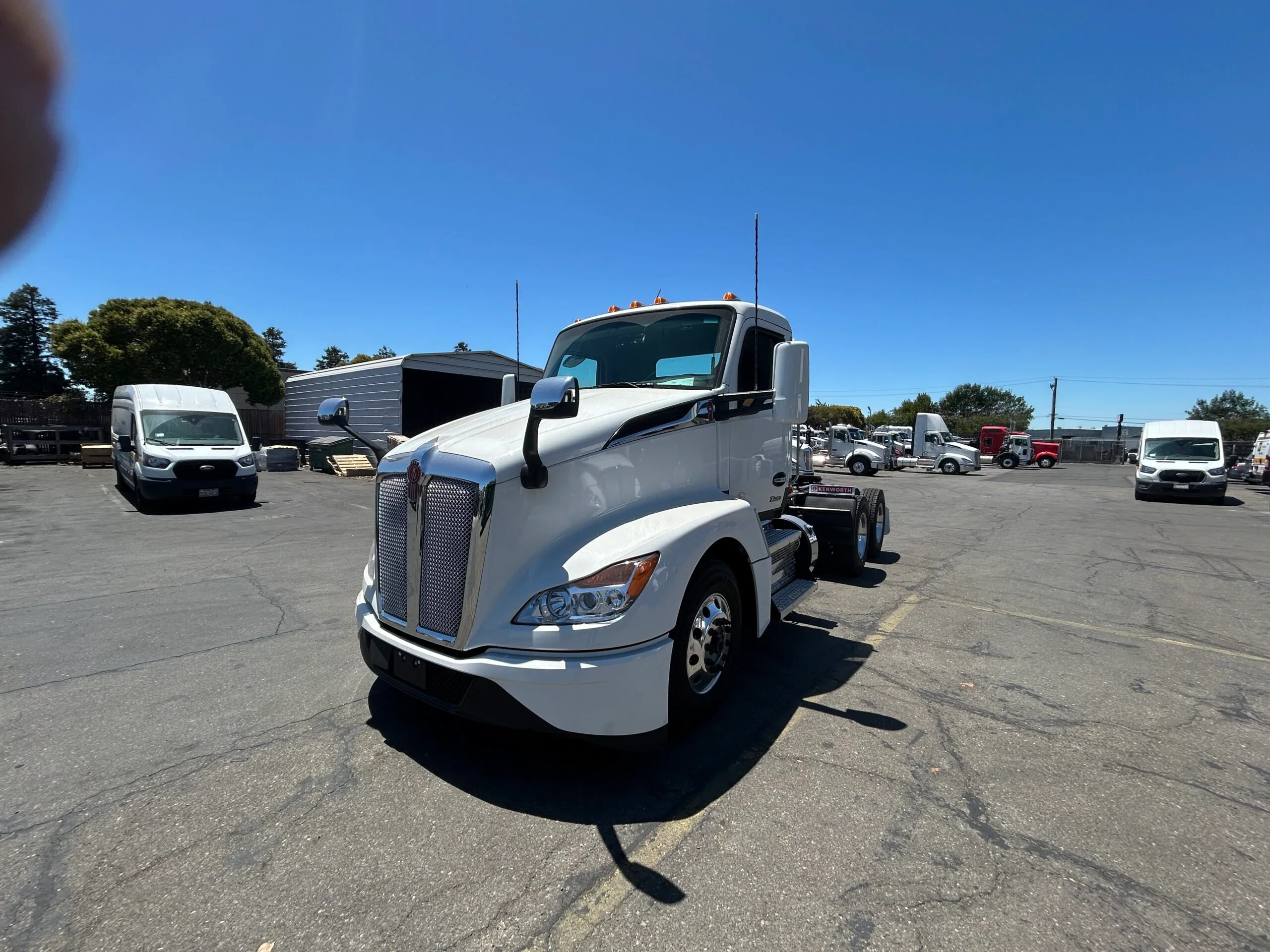 2024 Kenworth T680 in San Leandro, CA
