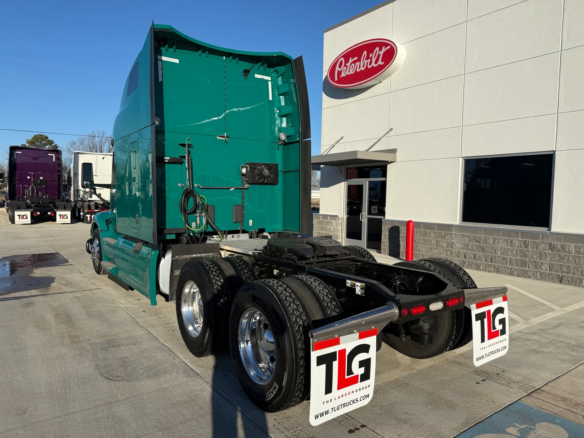 2023 Peterbilt 579 - image 3