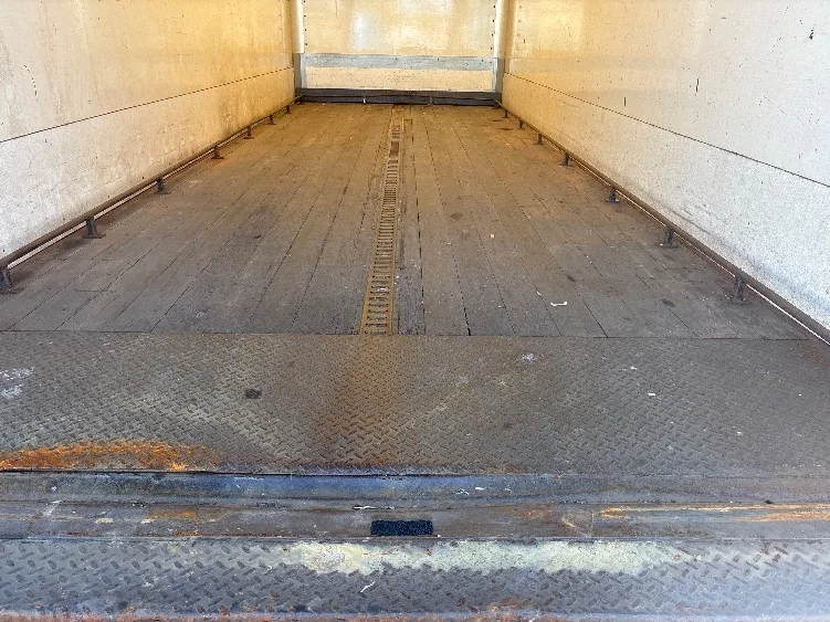 2015 Freightliner M2 112 - image 10