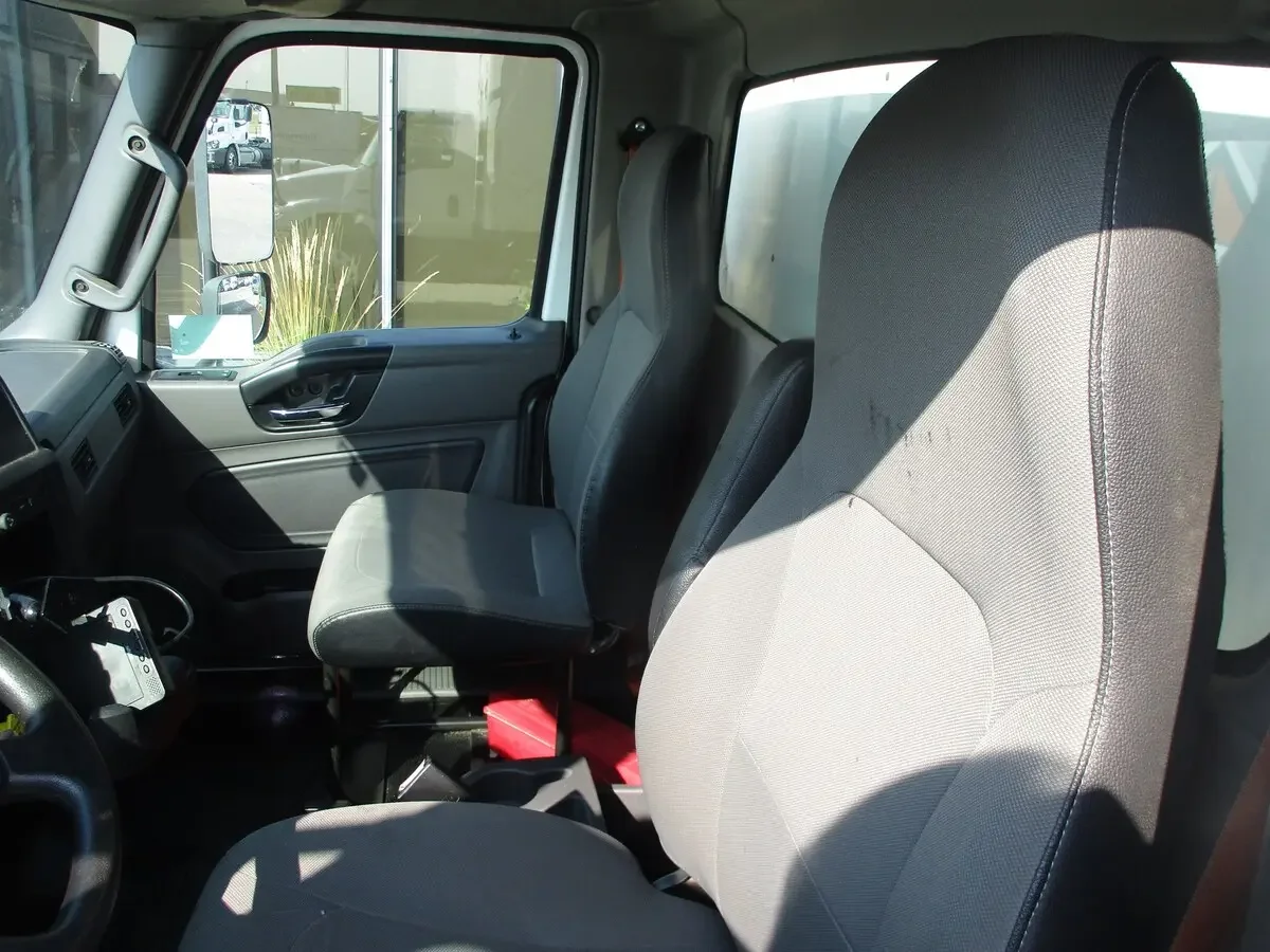 2019 International MV - image 14