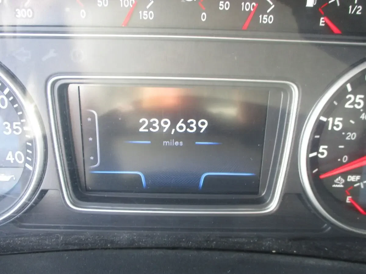 2019 International MV - image 16