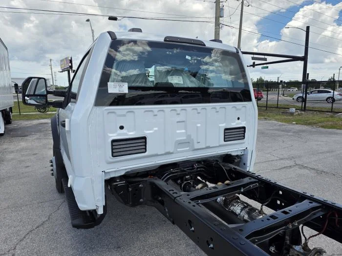 2026 Ford F-550 — photo 15
