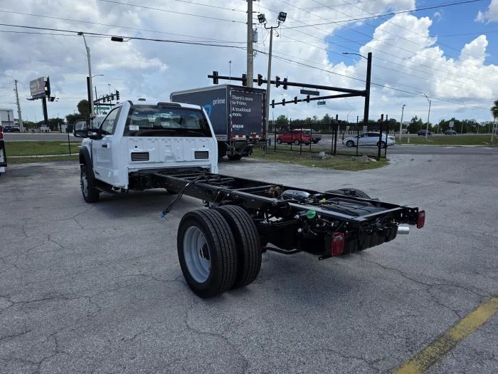 2026 Ford F-550 — photo 8