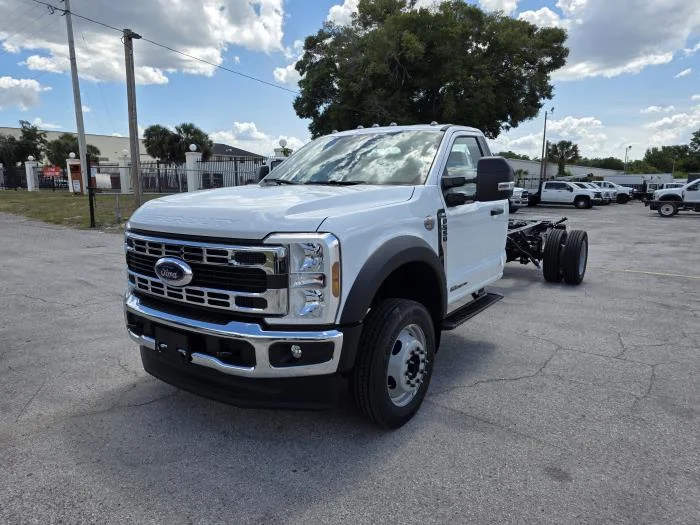 2026 Ford F-550 — photo 2