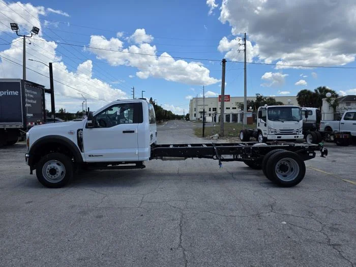 2026 Ford F-550 — photo 9