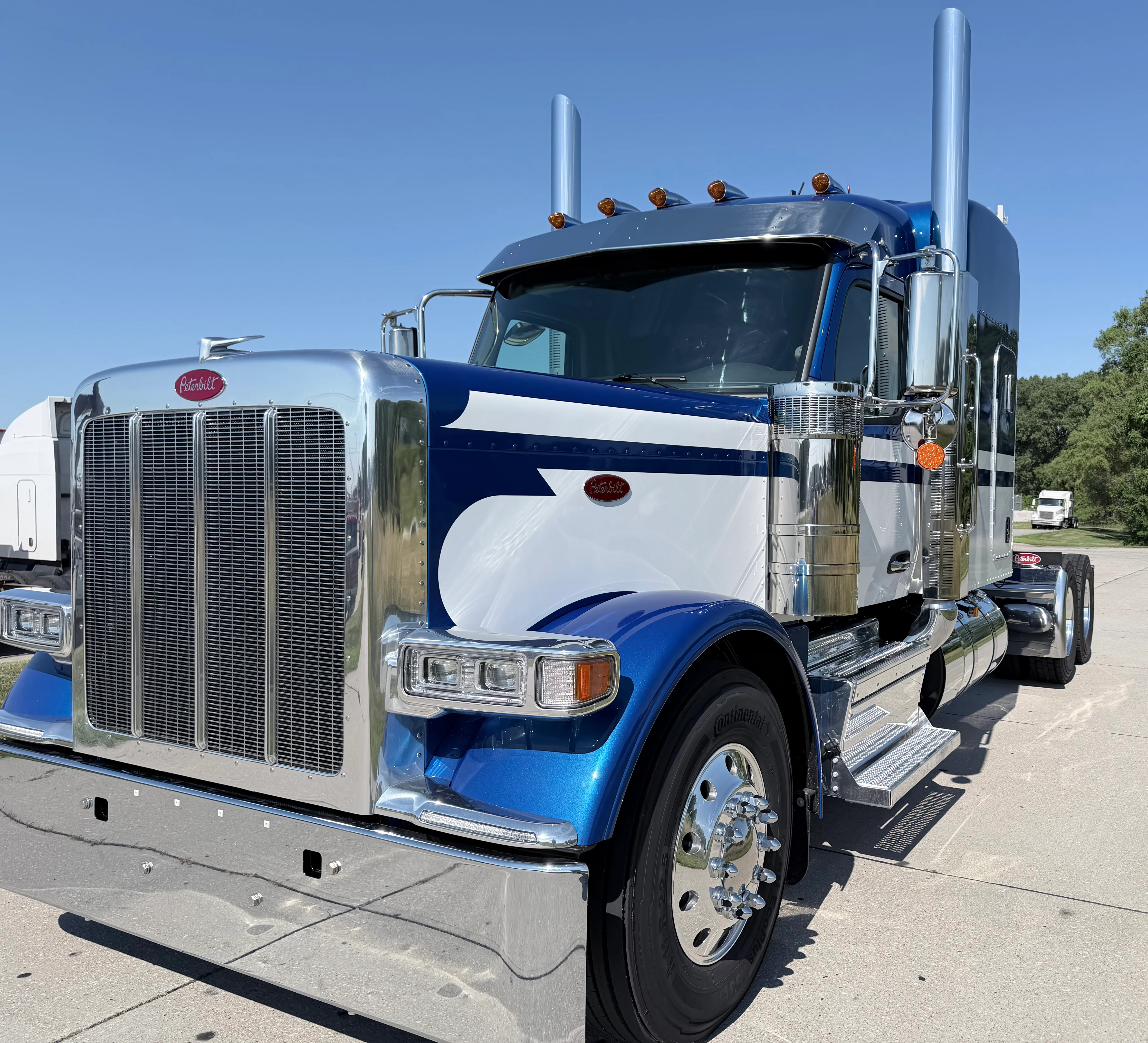 2027 Peterbilt 589