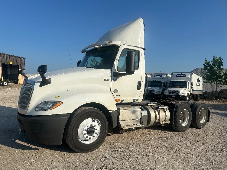 2019 International LT in Middlefield, OH — photo 3