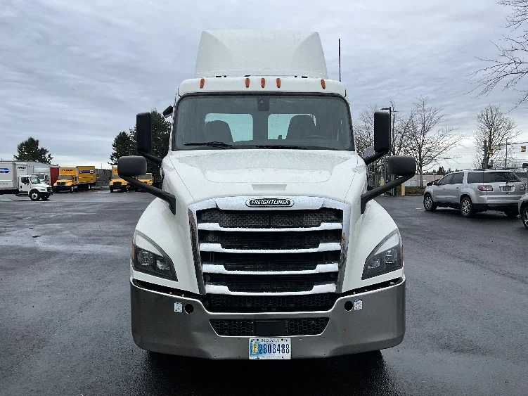 2019 Freightliner in Portland, OR — photo 2