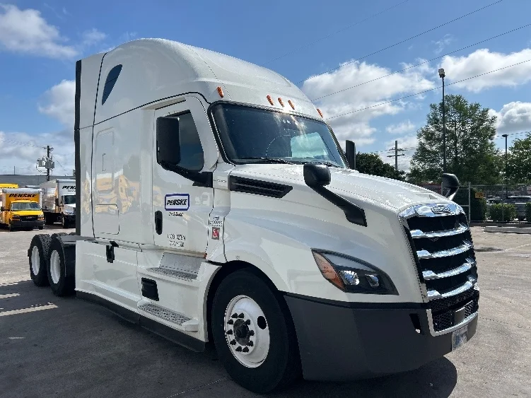 2022 Freightliner Cascadia in North Fond Du Lac, WI