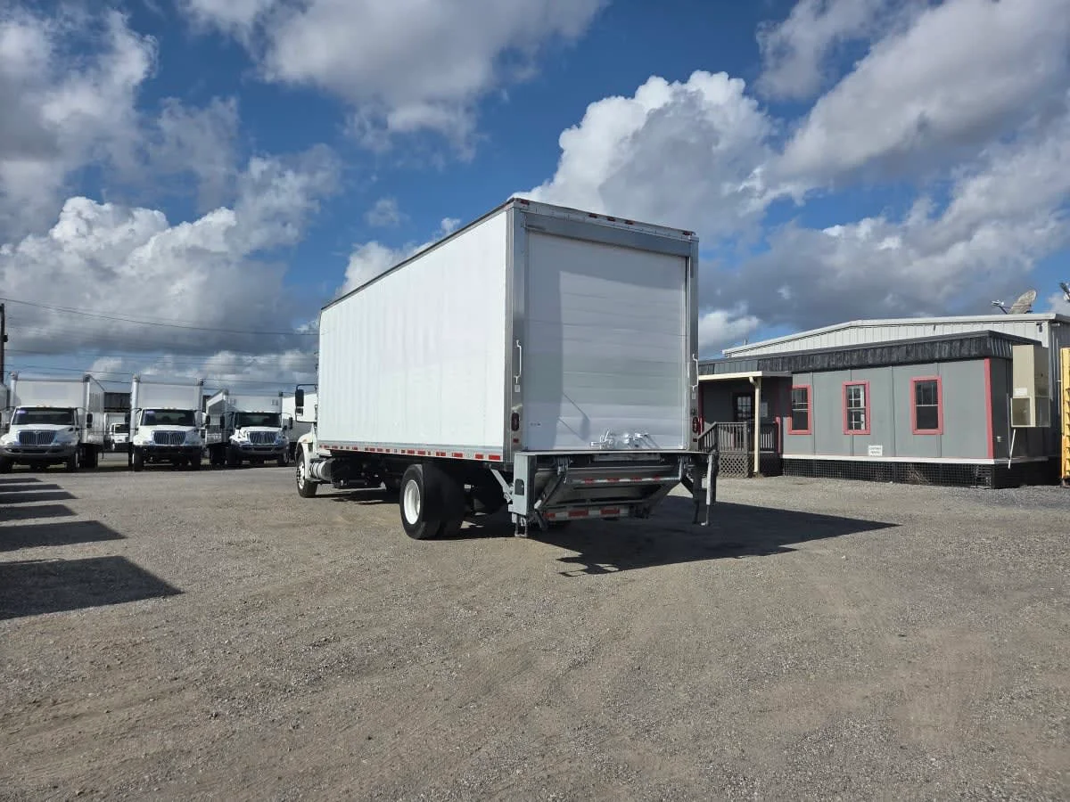 2018 International 4300 in St. Rose, LA — photo 8