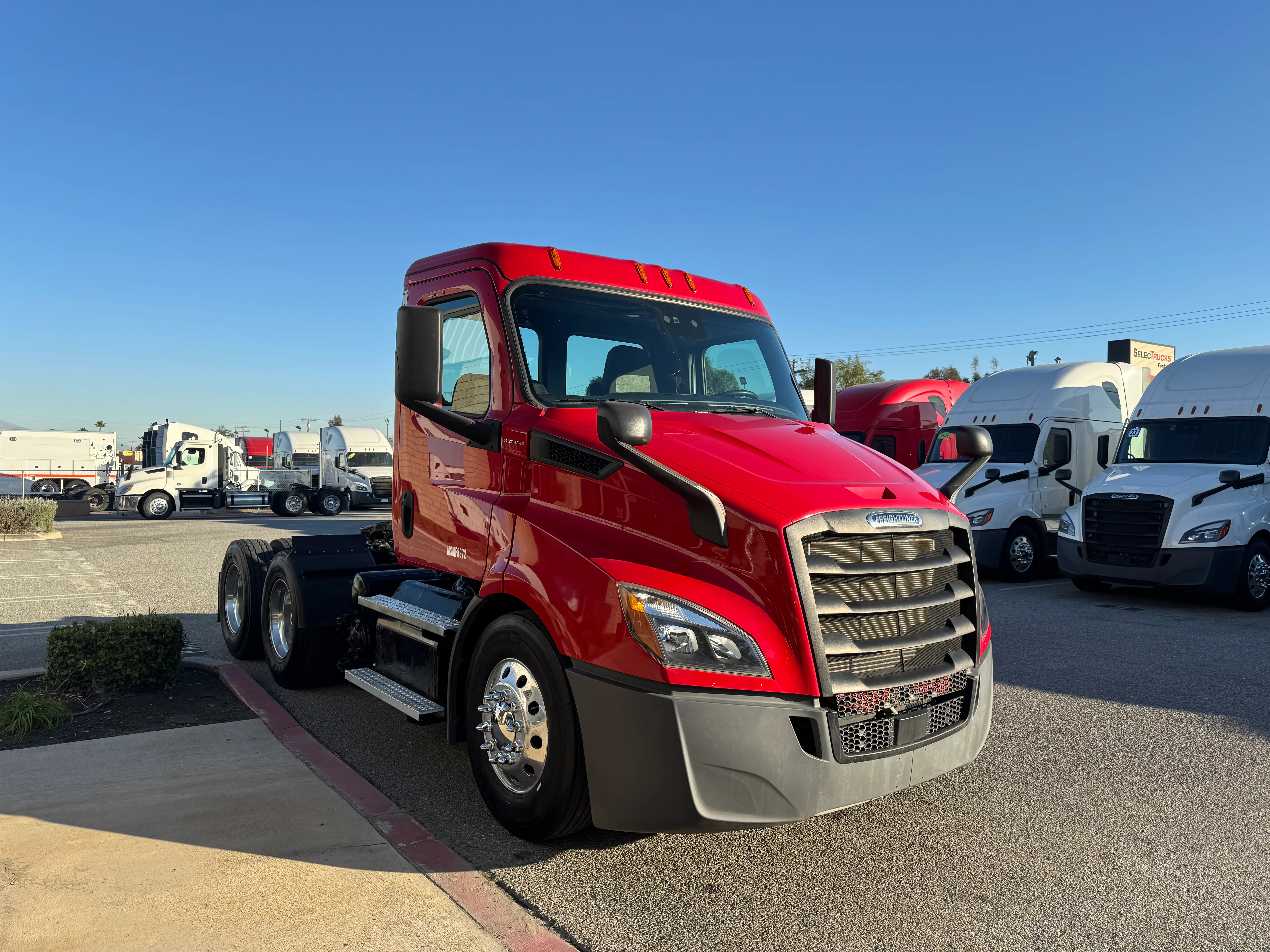 2021 Freightliner Cascadia in Selectrucks Fontana, CA — photo 8