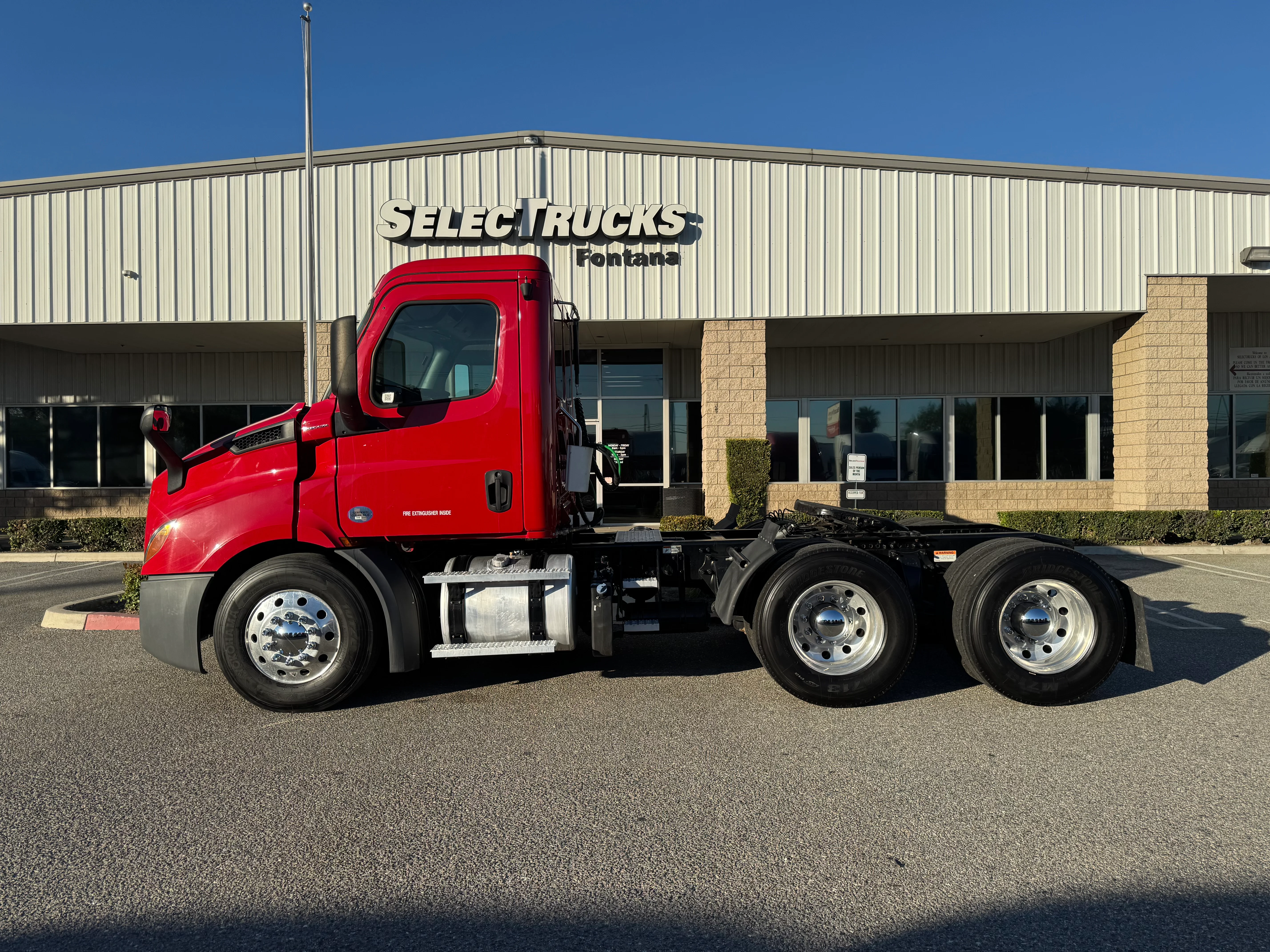2021 Freightliner Cascadia in Selectrucks Fontana, CA — photo 3
