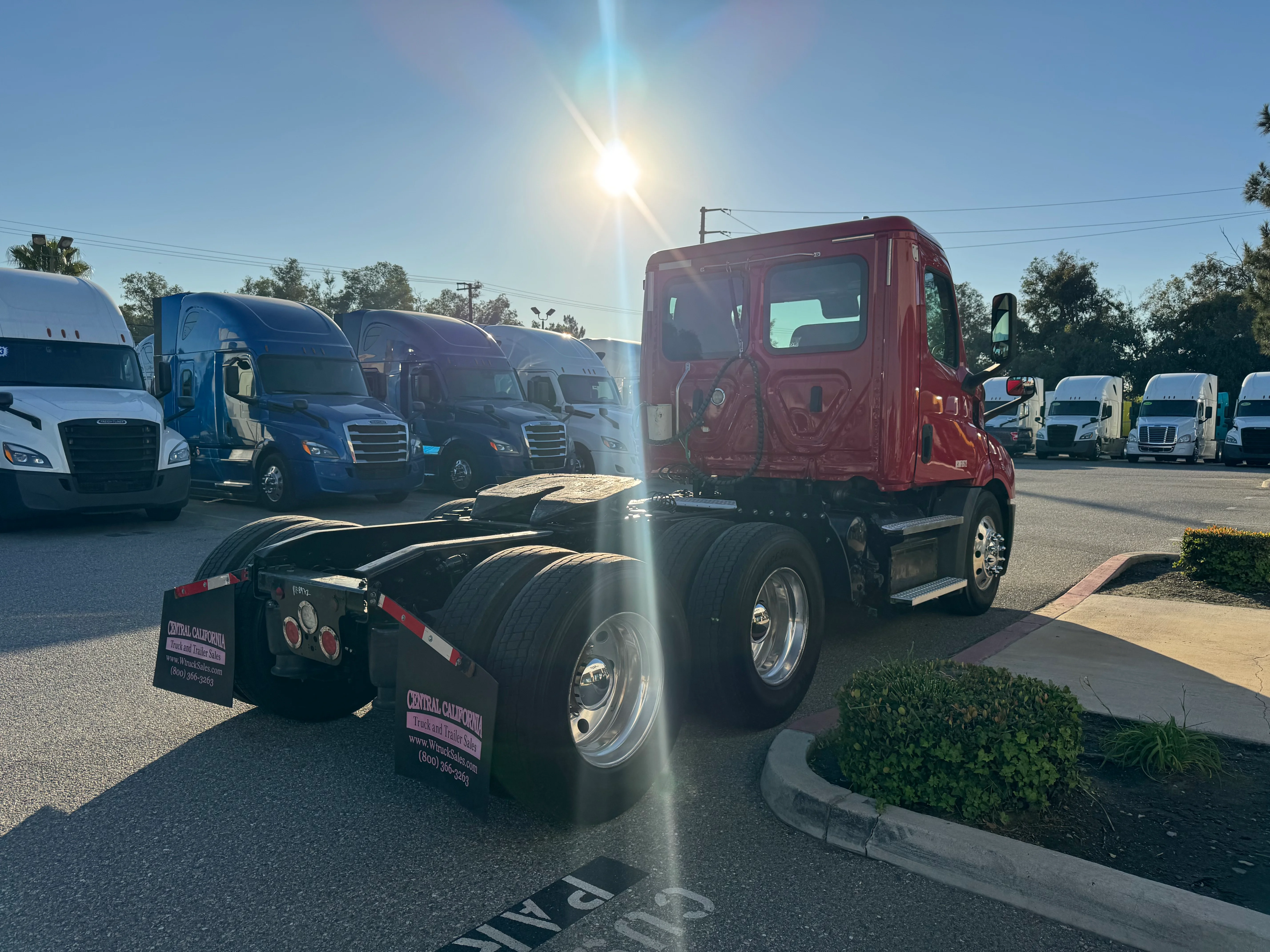 2021 Freightliner Cascadia in Selectrucks Fontana, CA — photo 5