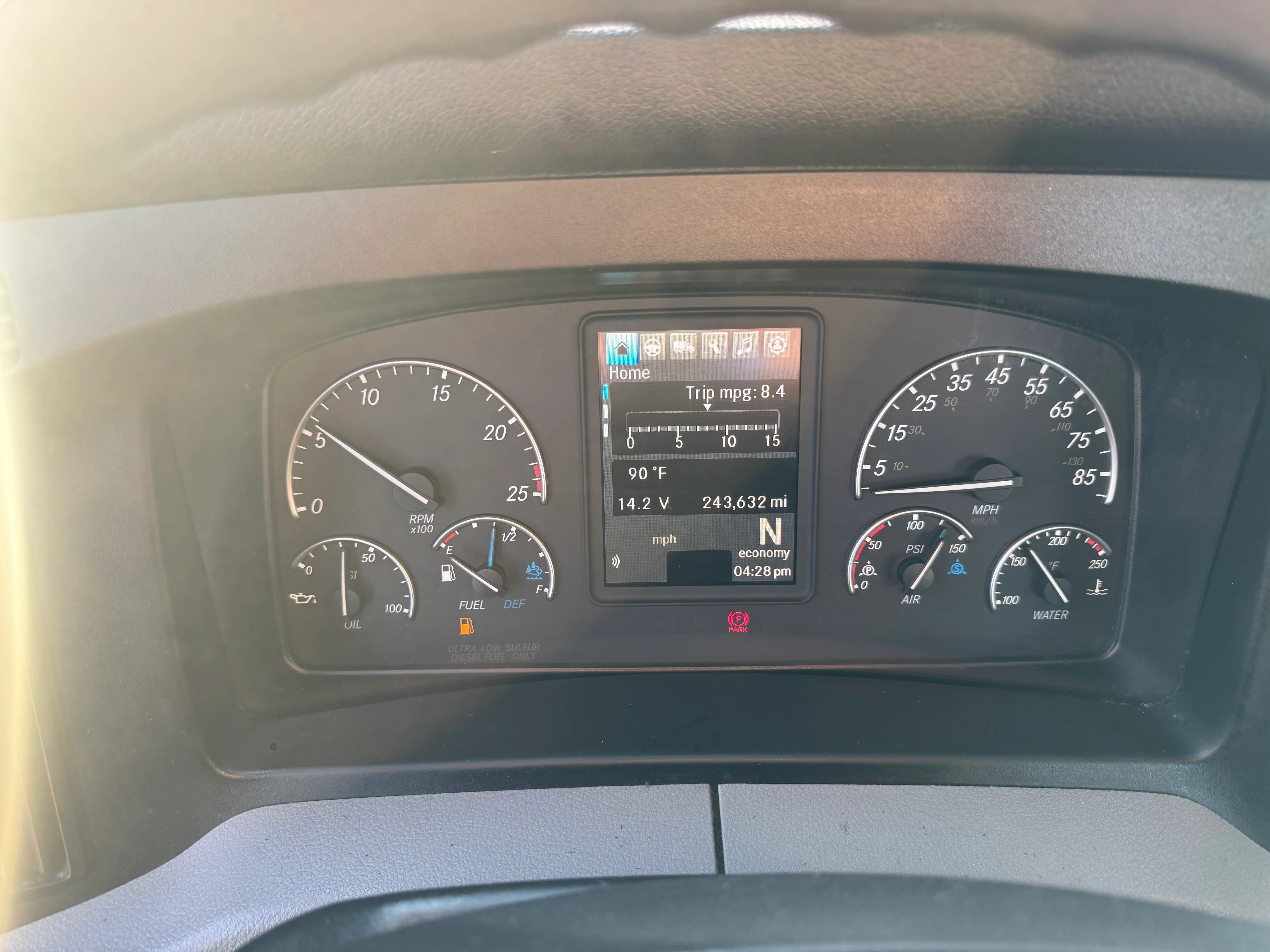 2021 Freightliner Cascadia in Selectrucks Fontana, CA — photo 14