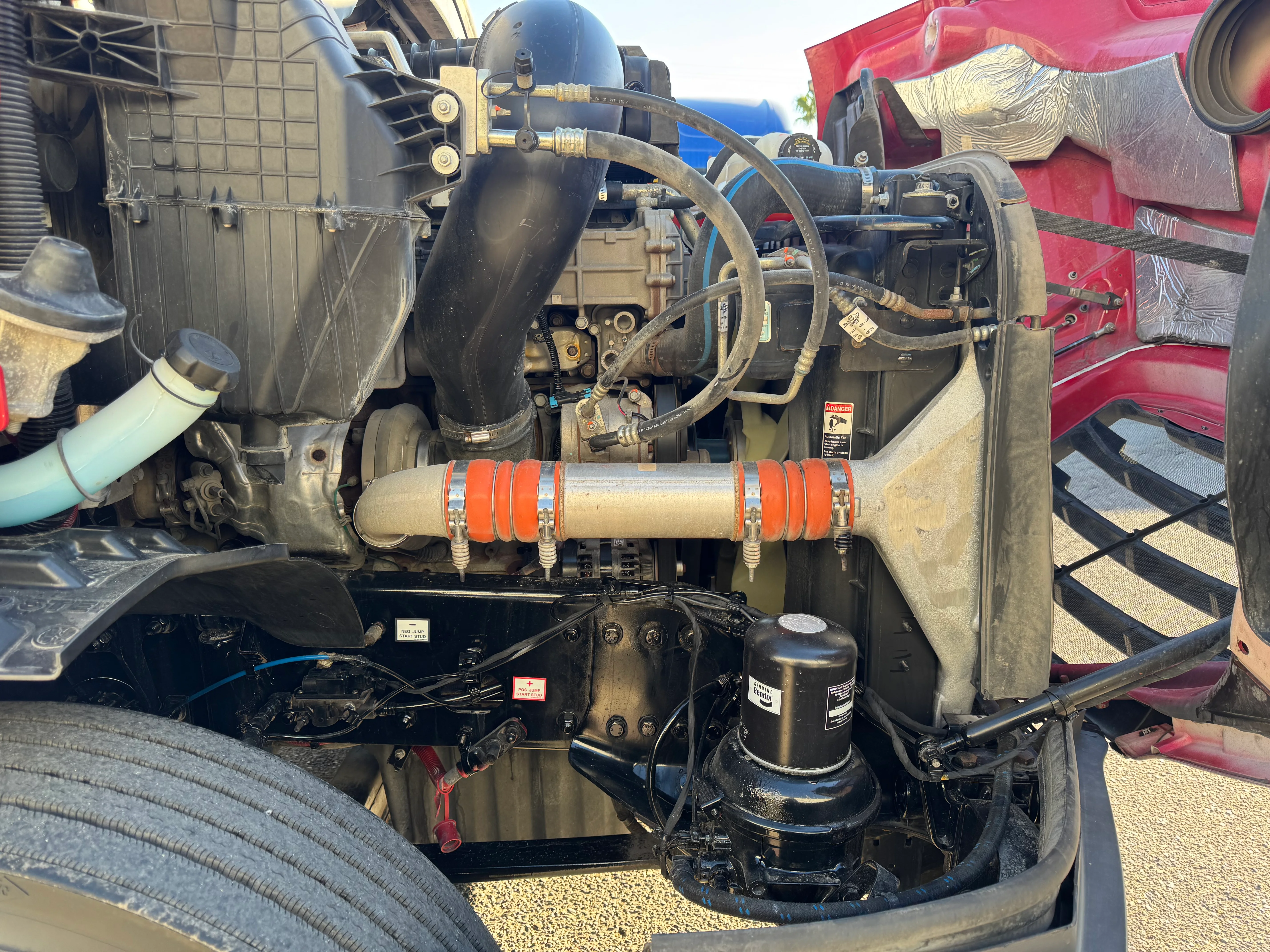 2021 Freightliner Cascadia in Selectrucks Fontana, CA — photo 9