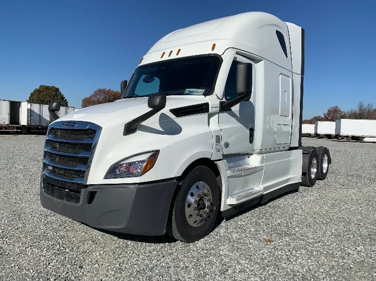 2021 Freightliner Cascadia in Greensboro, NC — photo 3