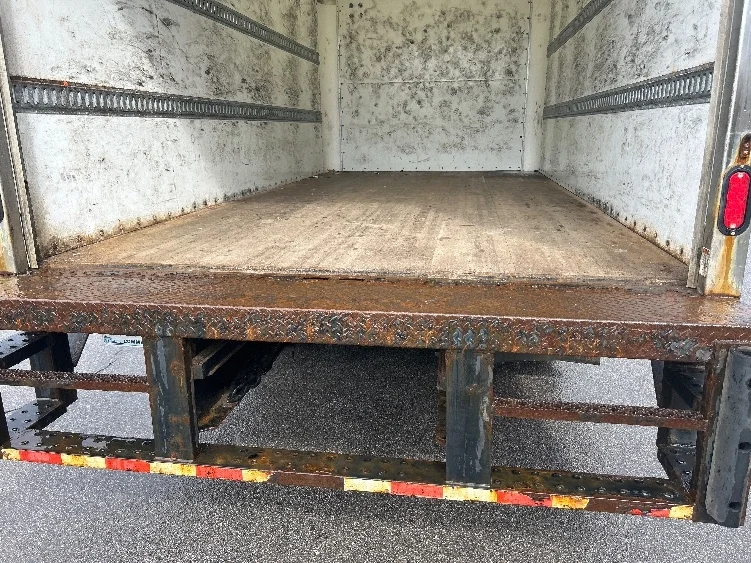 2021 Isuzu NPR - image 10