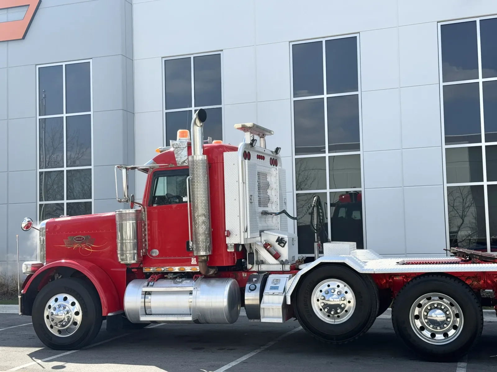2013 Peterbilt 388 in New Lenox, IL — photo 8