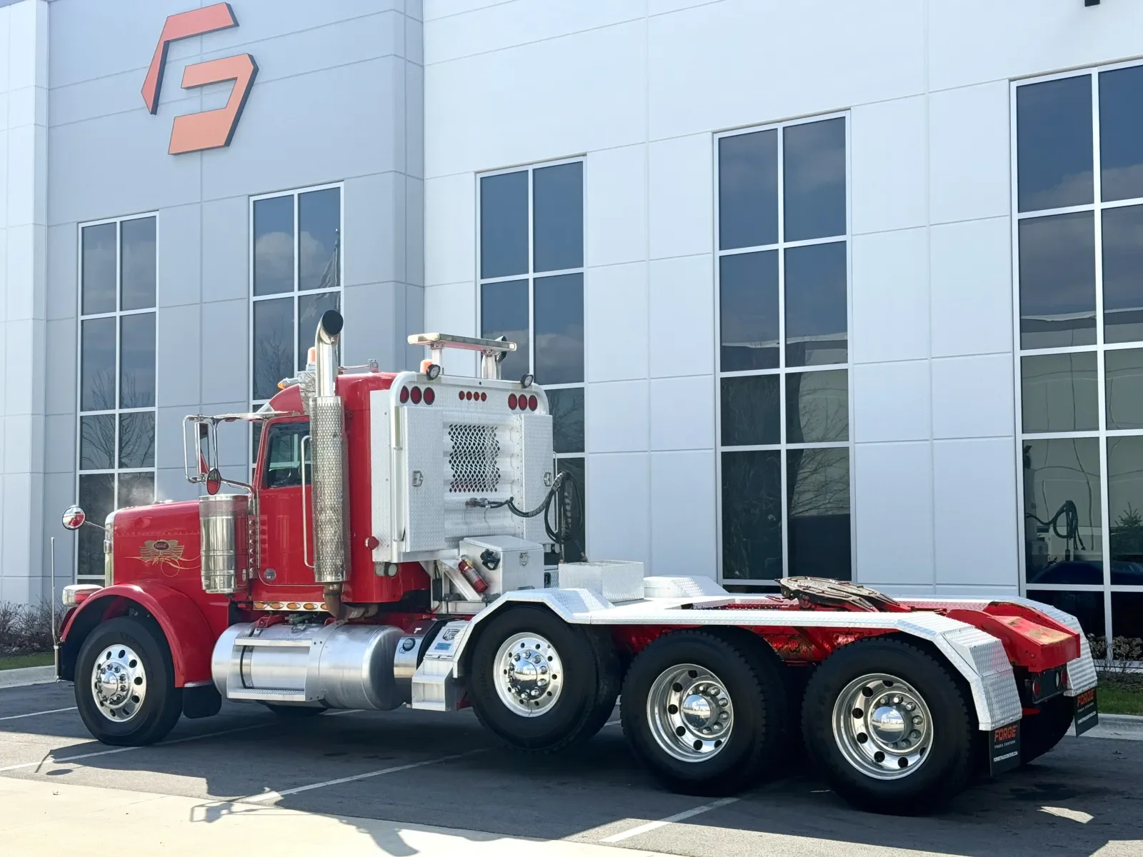 2013 Peterbilt 388 in New Lenox, IL — photo 6