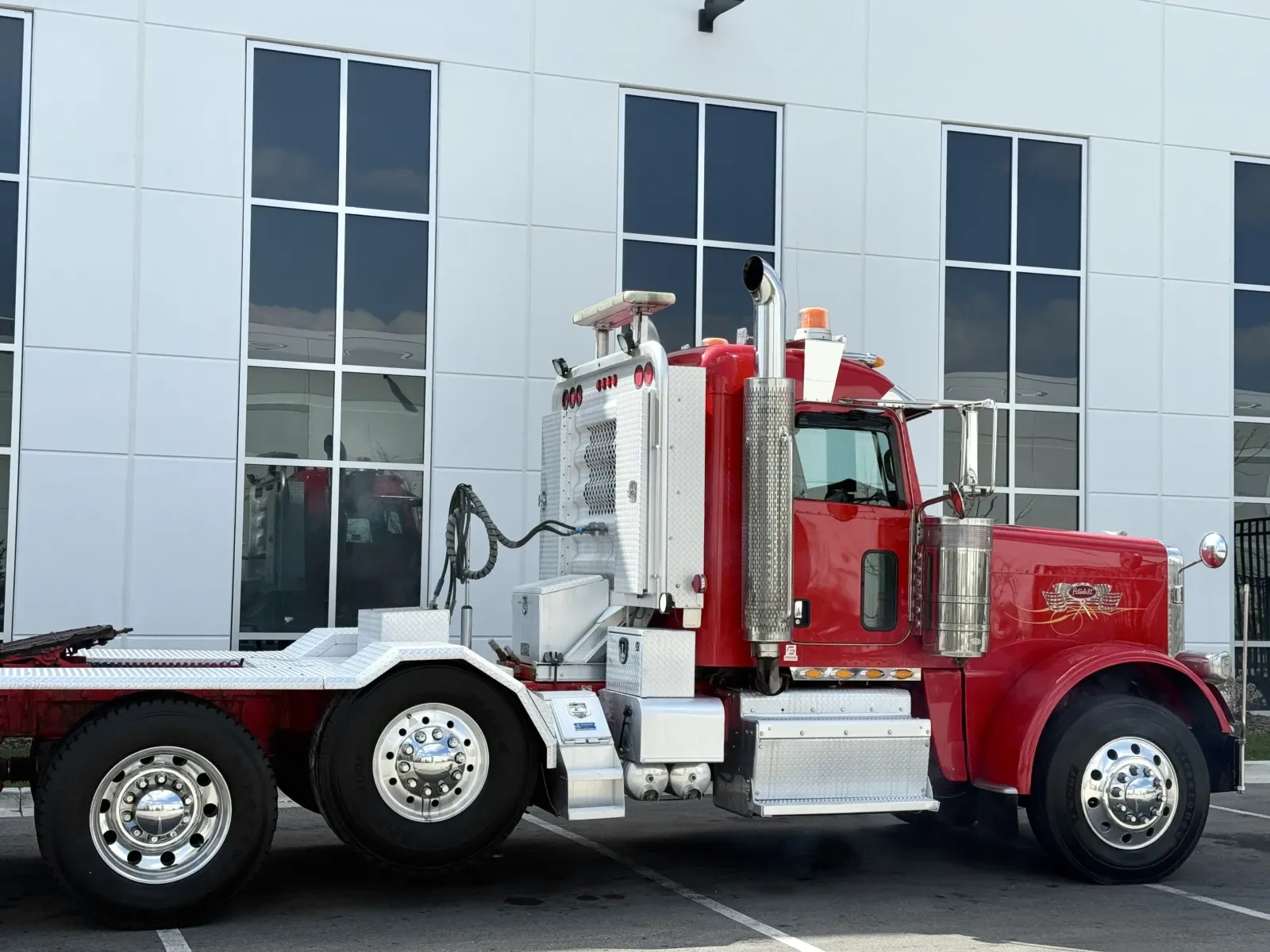2013 Peterbilt 388 in New Lenox, IL — photo 7