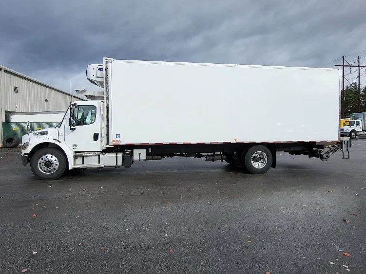 2020 Freightliner M2 106 - image 4