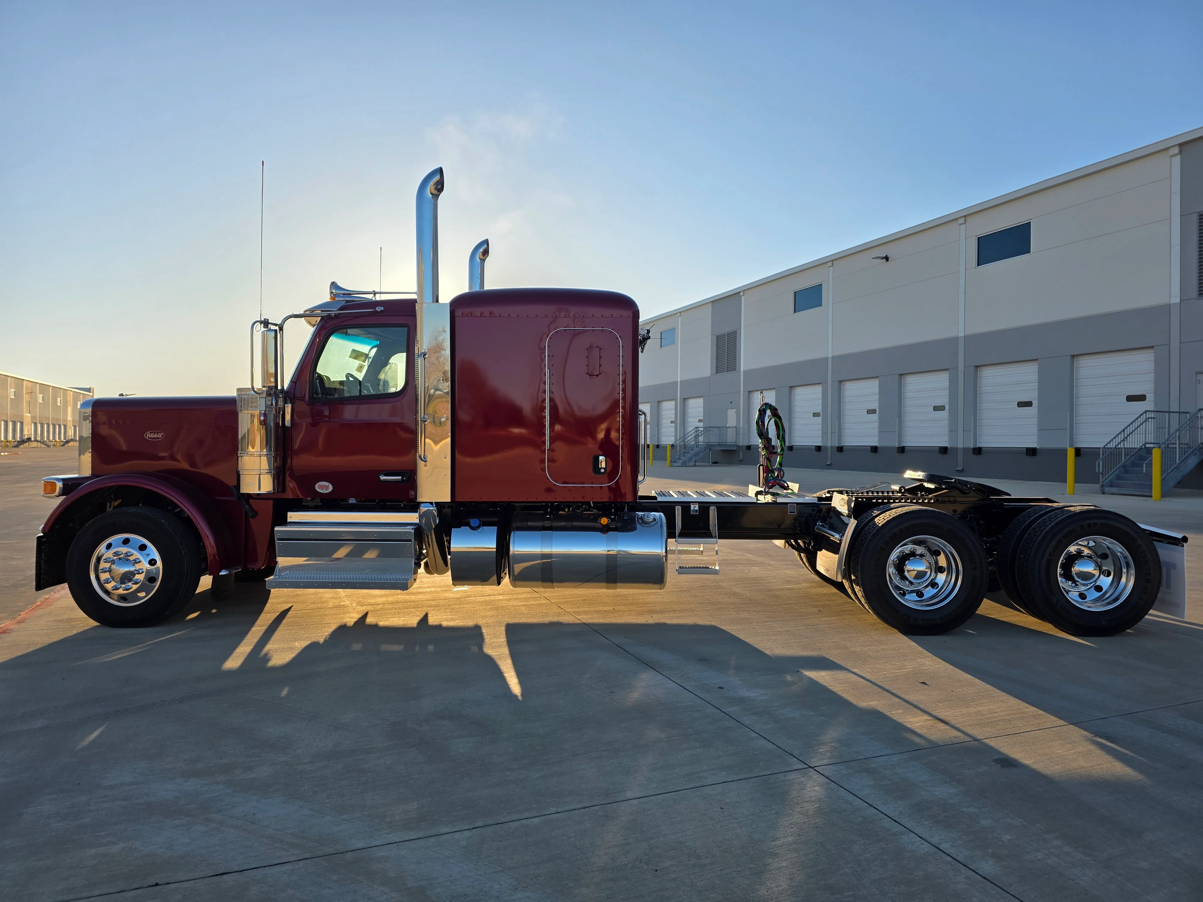 2027 Peterbilt 589 in Portland, OR — photo 2