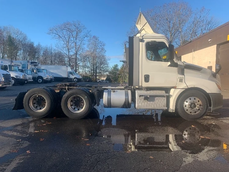 2020 Freightliner Cascadia in Monmouth Junction, NJ — photo 8
