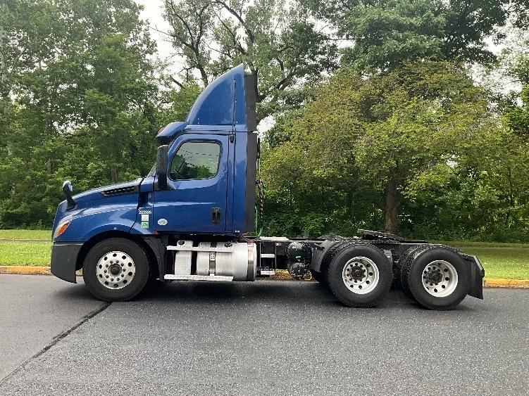 2020 Freightliner Cascadia in Reading, PA — photo 4