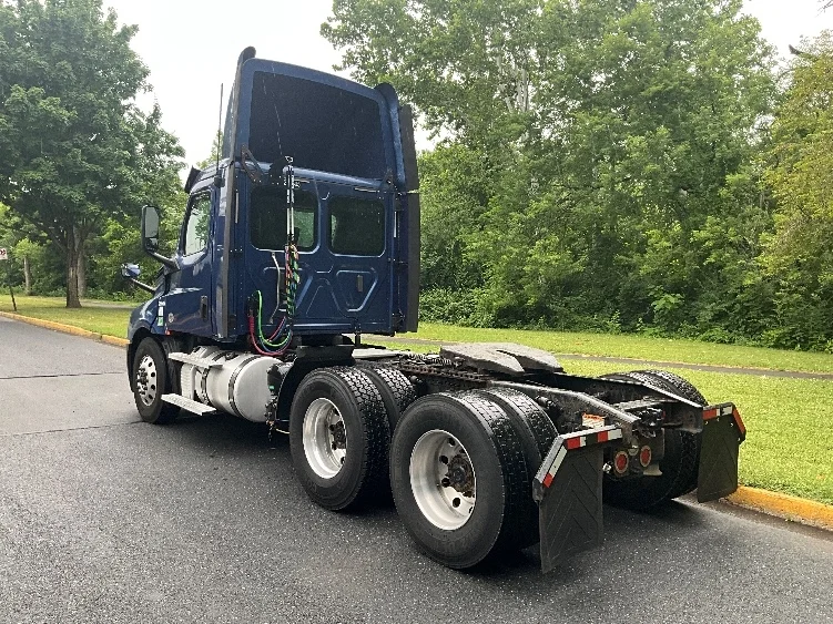 2020 Freightliner Cascadia in Reading, PA — photo 5