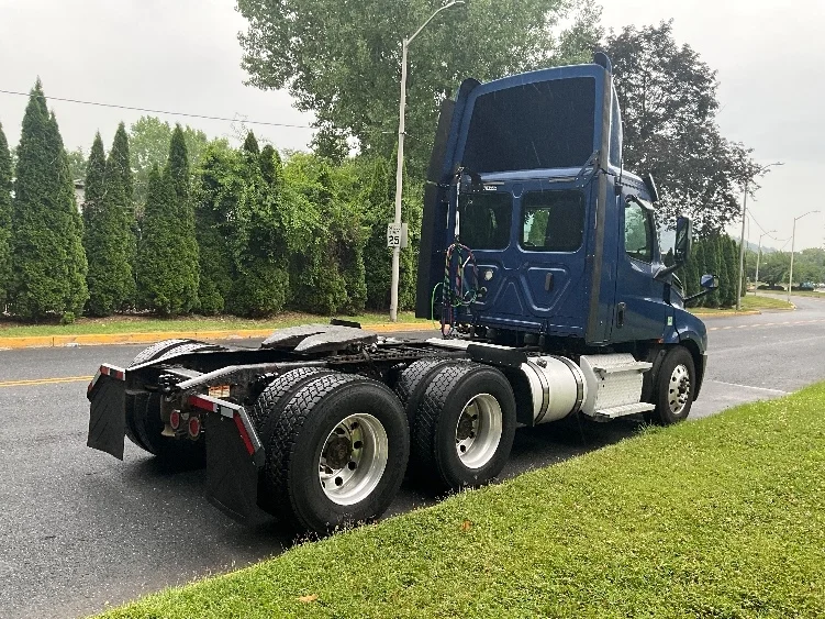 2020 Freightliner Cascadia in Reading, PA — photo 7