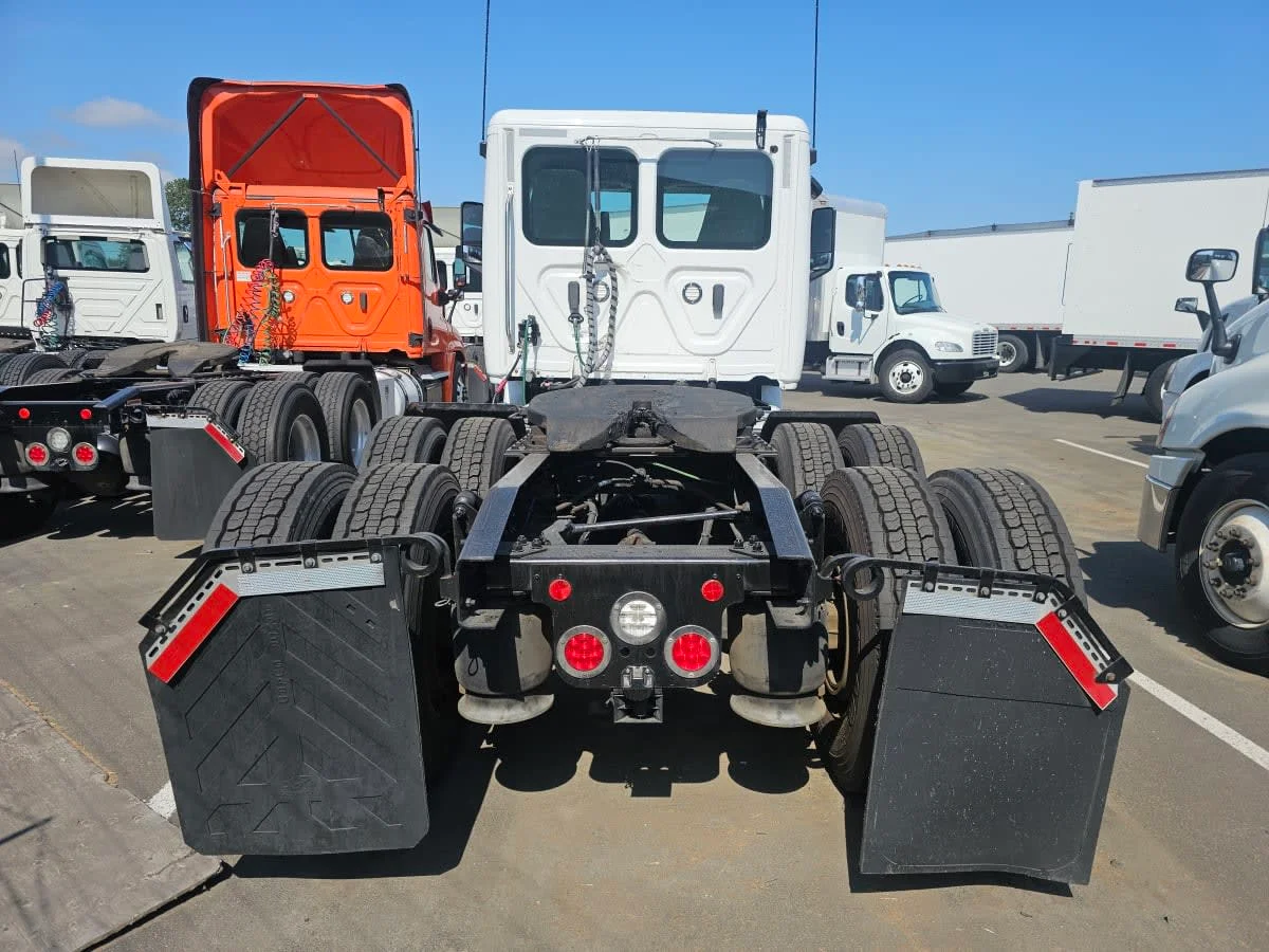 2020 Freightliner Cascadia in Tacoma, WA — photo 5