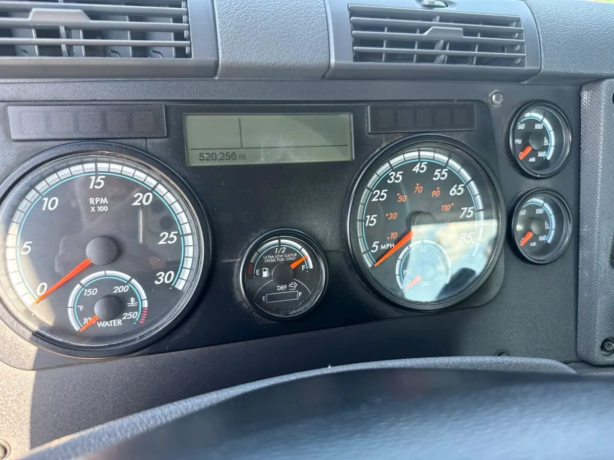 2019 Freightliner Cascadia in Birmingham, AL — photo 10