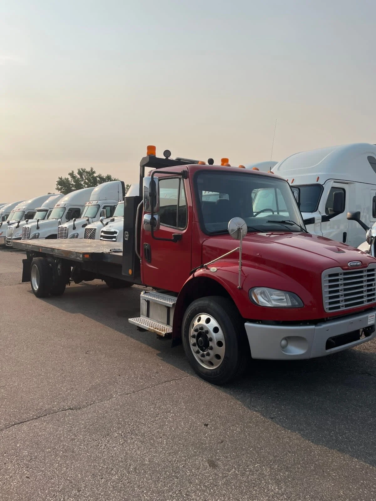 2018 Freightliner M2 106 in Minneapolis, MN — photo 3