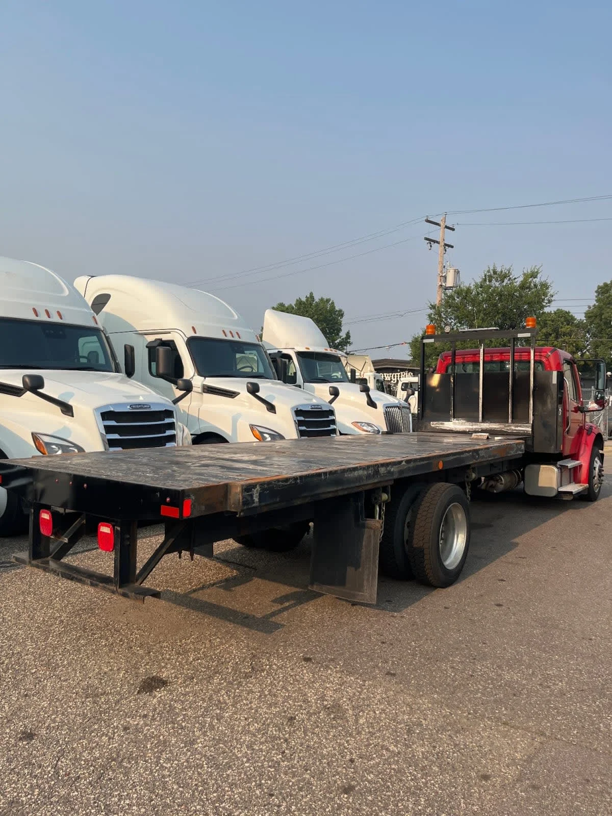 2018 Freightliner M2 106 in Minneapolis, MN — photo 4