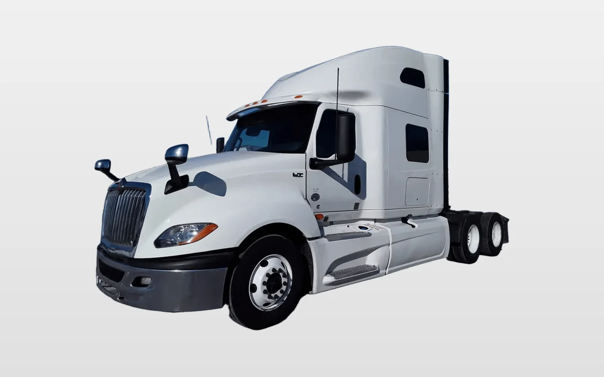 2020 International LT - image 1