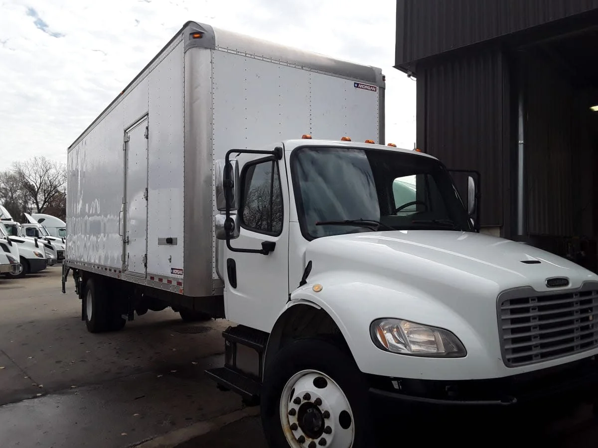 2019 Freightliner M2 106 in Kansas City, MO — photo 3
