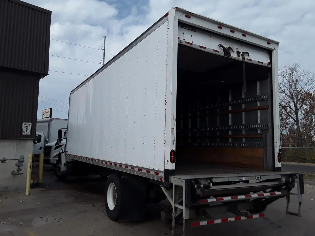 2019 Freightliner M2 106 in Kansas City, MO — photo 6