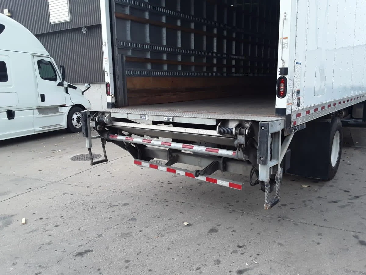 2019 Freightliner M2 106 in Kansas City, MO — photo 5