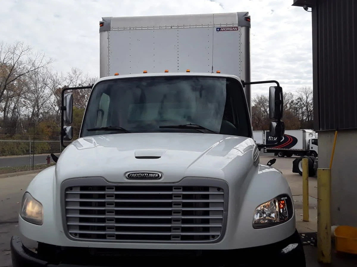 2019 Freightliner M2 106 in Kansas City, MO — photo 2