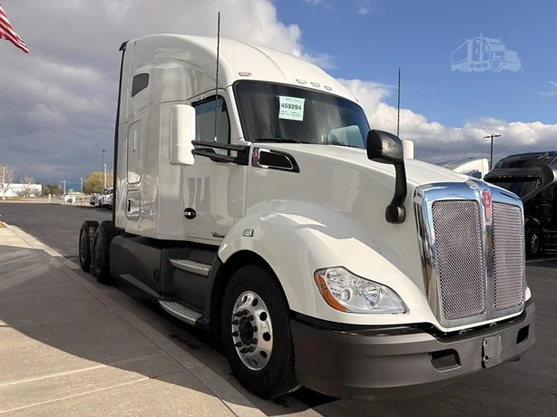 2021 Kenworth T680 - image 3