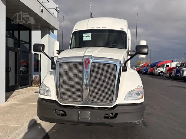 2021 Kenworth T680 - image 2