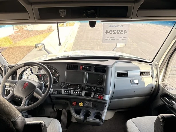 2021 Kenworth T680 - image 11